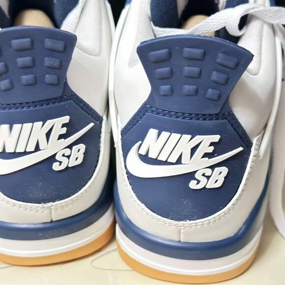 AIR JORDAN 4 RETRO SP - Picture 7 of 10